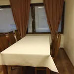 Large Center شقة