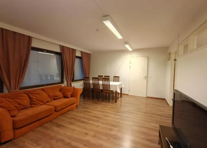 Large Center דירה *