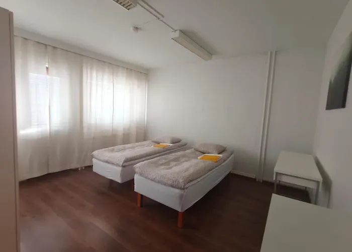 Large Center רובניימי