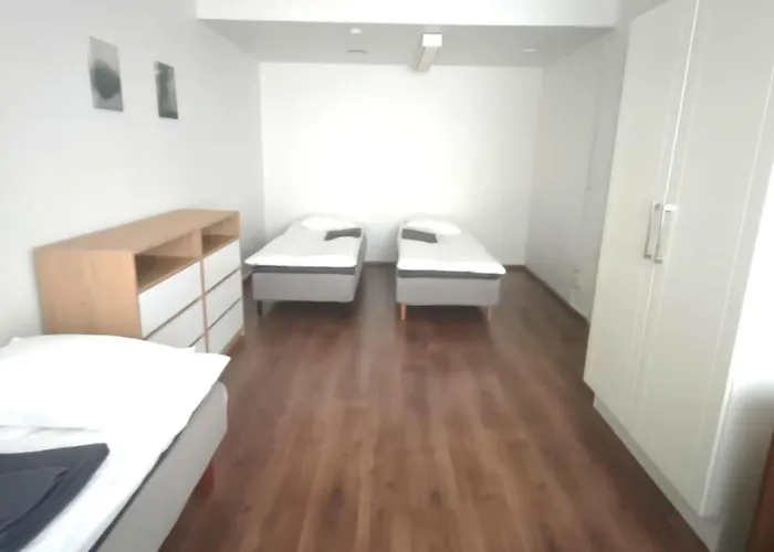 Large Center דירה רובניימי