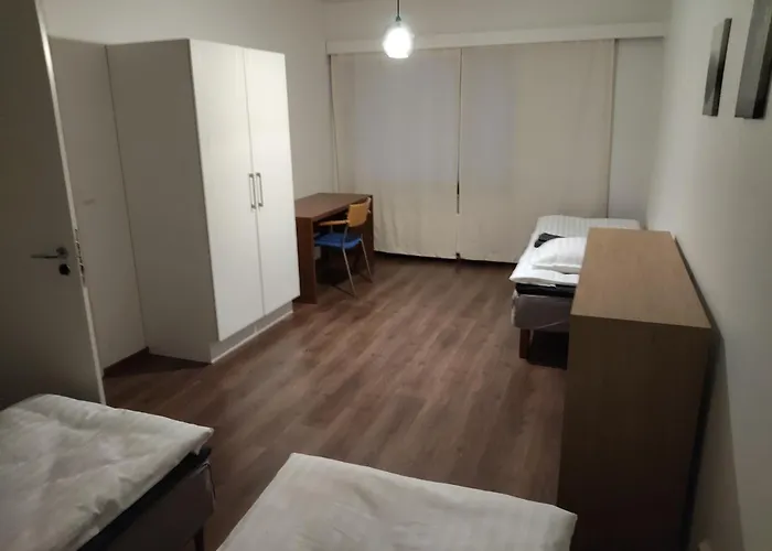 Large Center רובניימי